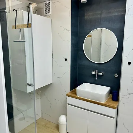 Blue Zone With Free Parking, Balcony And Garden * קרקוב