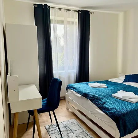 Blue Zone With Free Parking, Balcony And Garden Krakkó