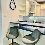 Blue Zone With Free Parking, Balcony And Garden Cracovia