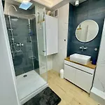 Appartamento Blue Zone With Free Parking, Balcony And Garden Cracovia