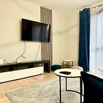 Blue Zone With Free Parking, Balcony And Garden Appartamento Cracovia