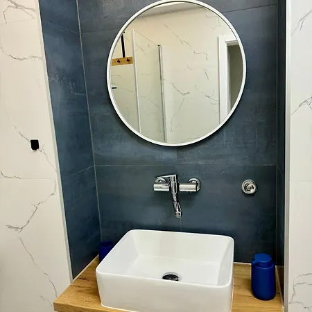 Apartmán Blue Zone With Free Parking, Balcony And Garden Krakov