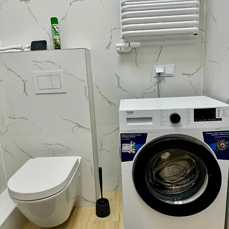Apartmán Blue Zone With Free Parking, Balcony And Garden *