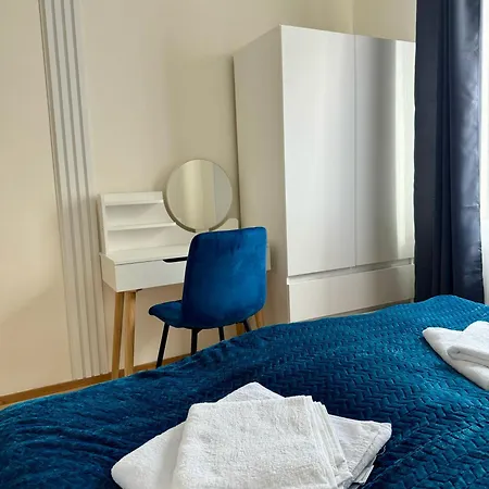 Blue Zone With Free Parking, Balcony And Garden Apartmán