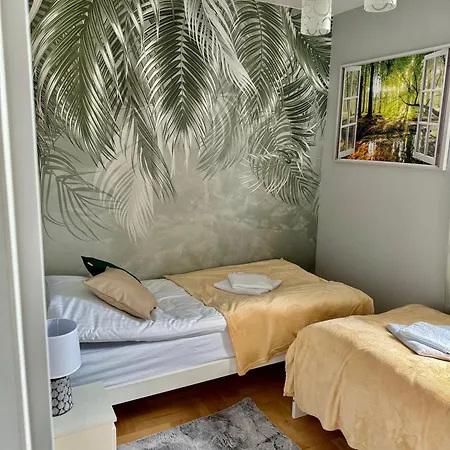 Blue Zone With Free Parking, Balcony And Garden * Krakov